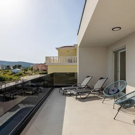 Ferienhaus Mit Privatpool Fur 8 Personen Ca 160 Qm In Vodice-srima, Dalmatien Norddalmatien Holiday home *