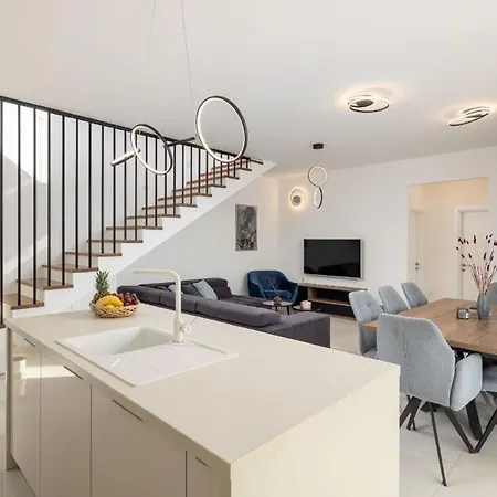 Ferienhaus Mit Privatpool Fur 8 Personen Ca 160 Qm In Vodice-srima, Dalmatien Norddalmatien Vodice
