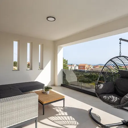 Ferienhaus Mit Privatpool Fur 8 Personen Ca 160 Qm In Vodice-srima, Dalmatien Norddalmatien