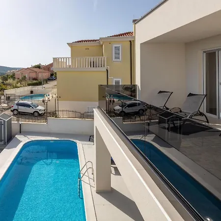 Holiday home Ferienhaus Mit Privatpool Fur 8 Personen Ca 160 Qm In Vodice-srima, Dalmatien Norddalmatien *