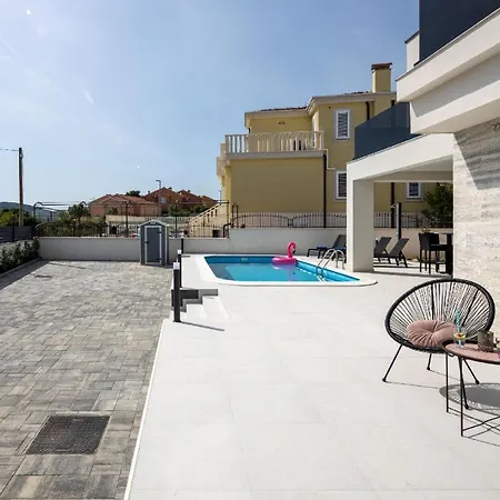 Holiday home Ferienhaus Mit Privatpool Fur 8 Personen Ca 160 Qm In Vodice-srima, Dalmatien Norddalmatien